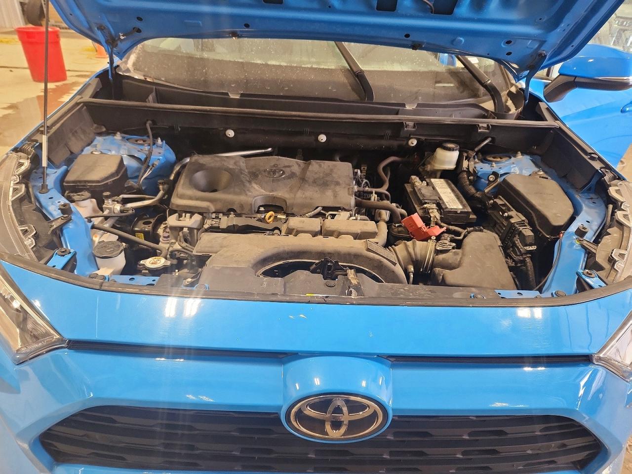 2019 TOYOTA RAV4 XLE photo 34