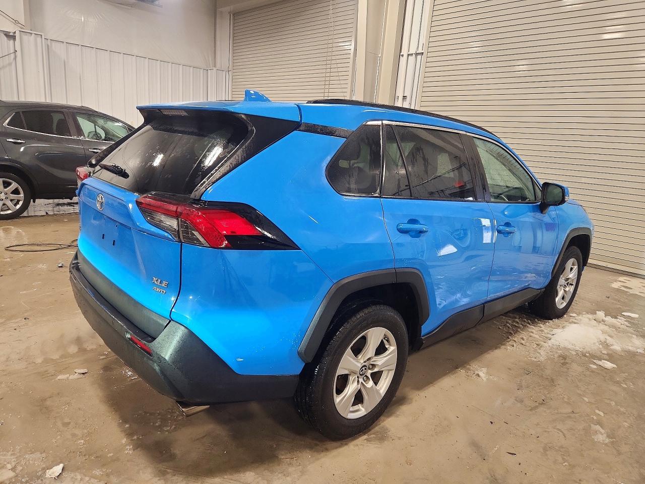 2019 TOYOTA RAV4 XLE photo 7
