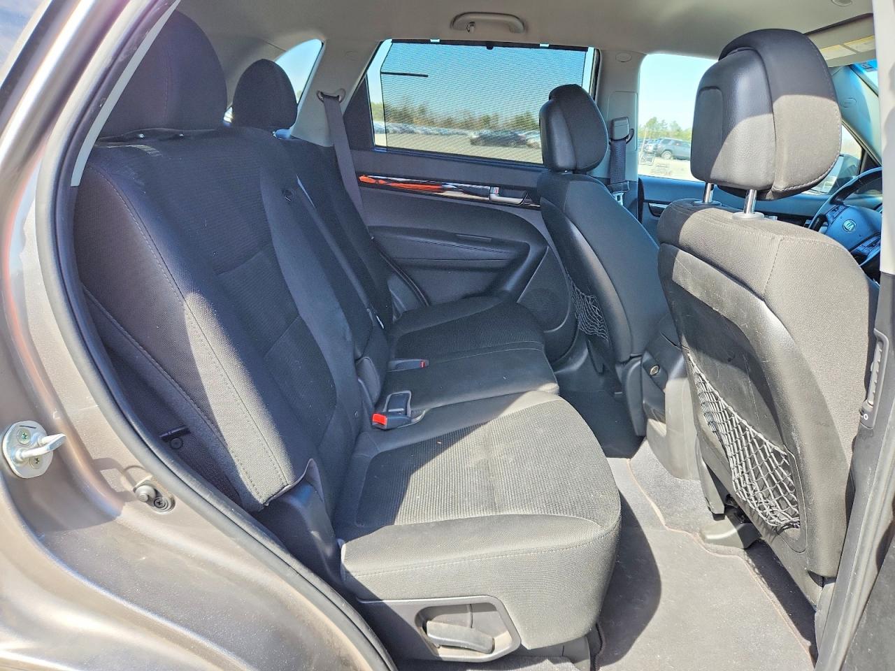 2015 KIA SORENTO LX photo 21