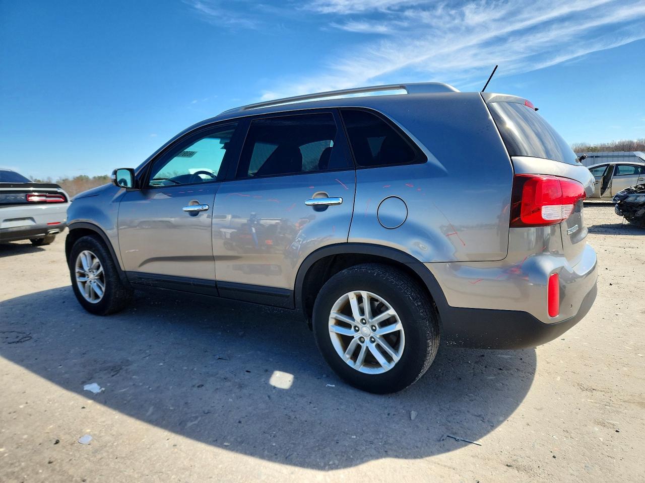 2015 KIA SORENTO LX photo 3