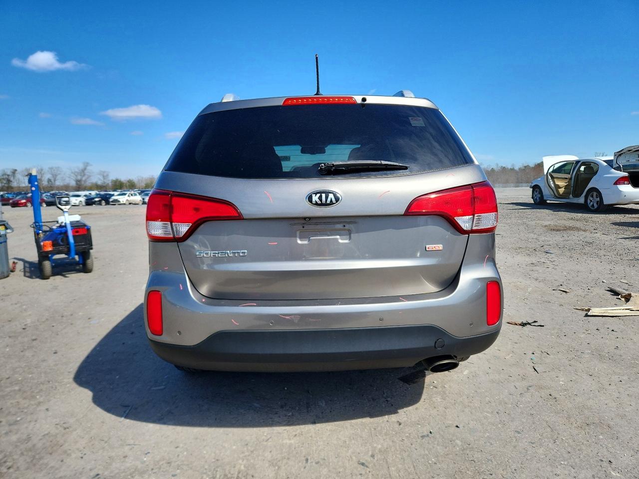 2015 KIA SORENTO LX photo 11
