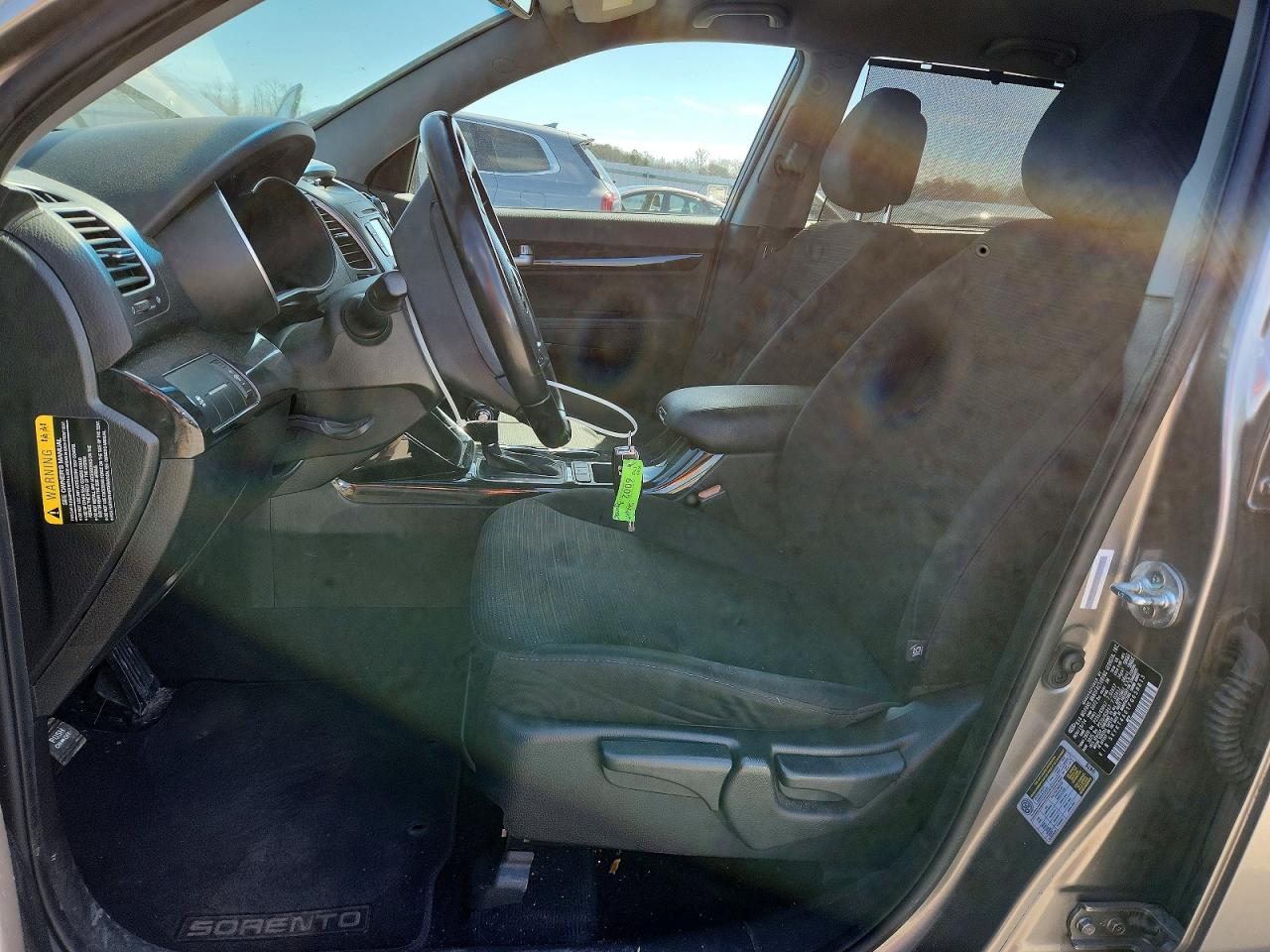 2015 KIA SORENTO LX photo 13