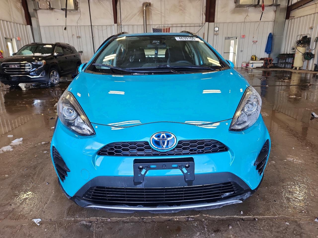 2018 TOYOTA PRIUS C TWO photo 5