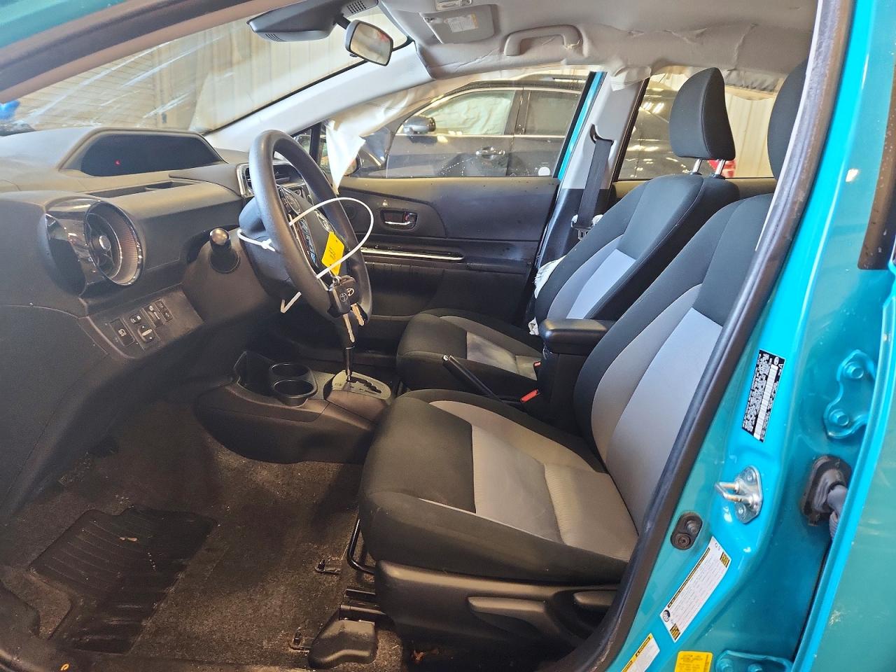 2018 TOYOTA PRIUS C TWO photo 7