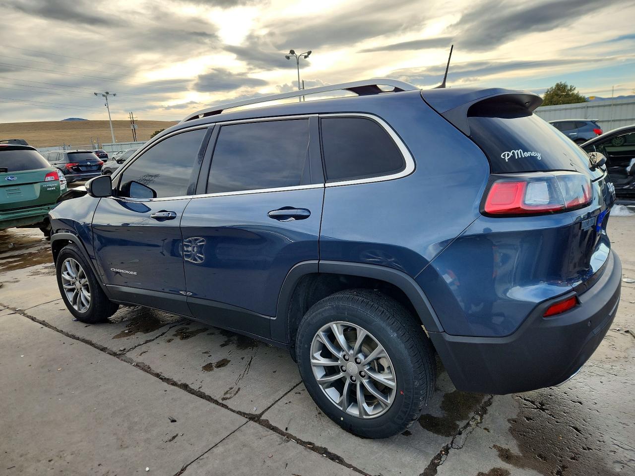 2021 JEEP CHEROKEE LATITUDE LUX photo 2
