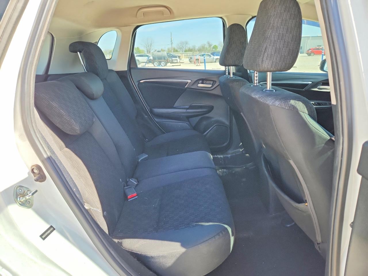 2016 HONDA FIT LX photo 19