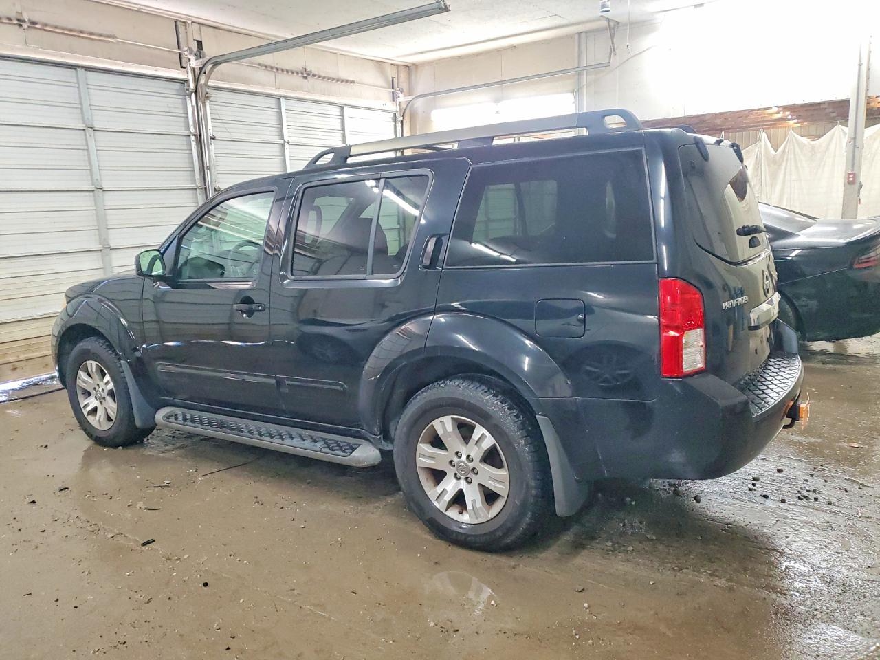 2010 NISSAN PATHFINDER S FE+ photo 4