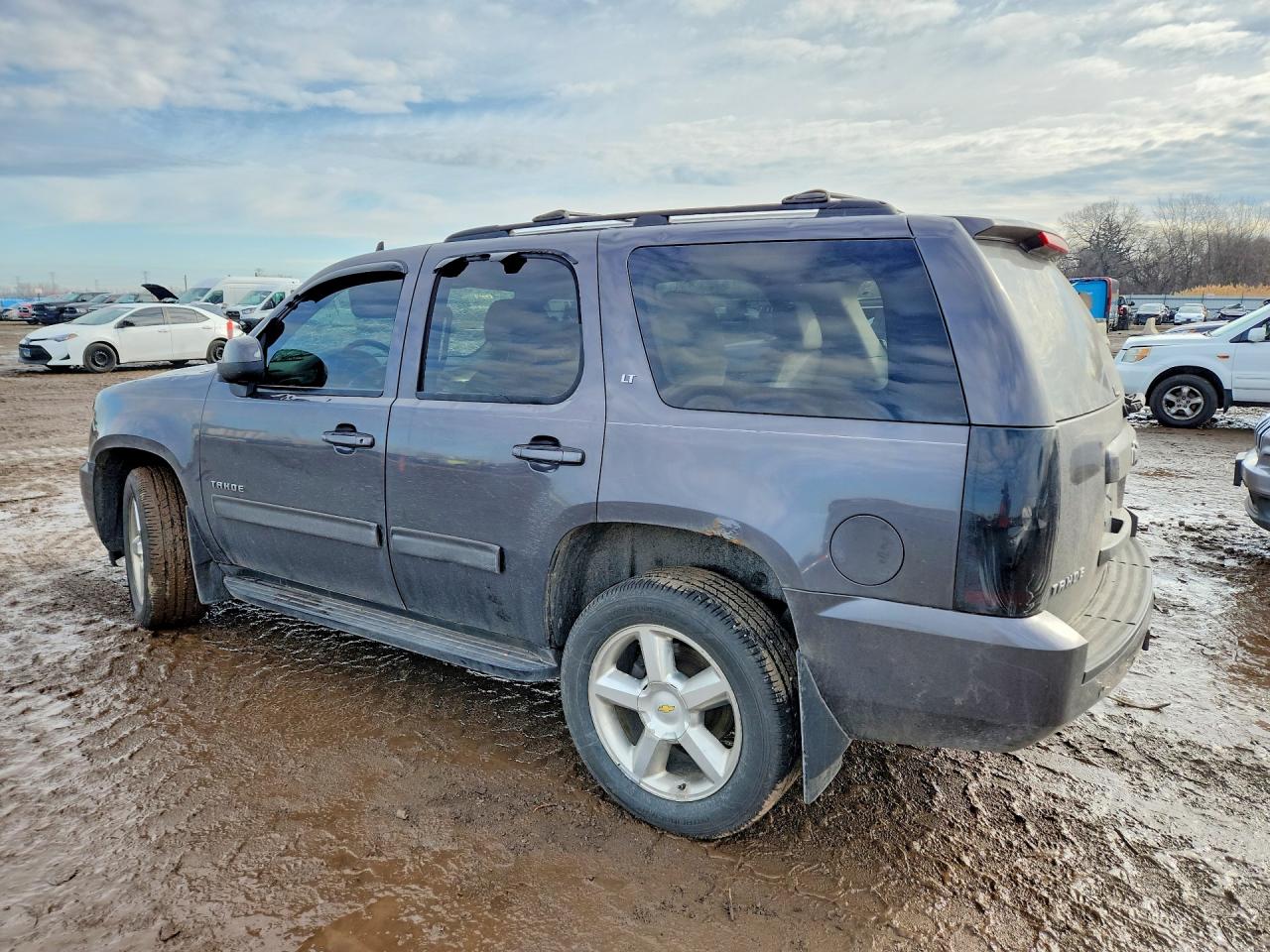 2011 CHEVROLET TAHOE K1500 LT photo 2