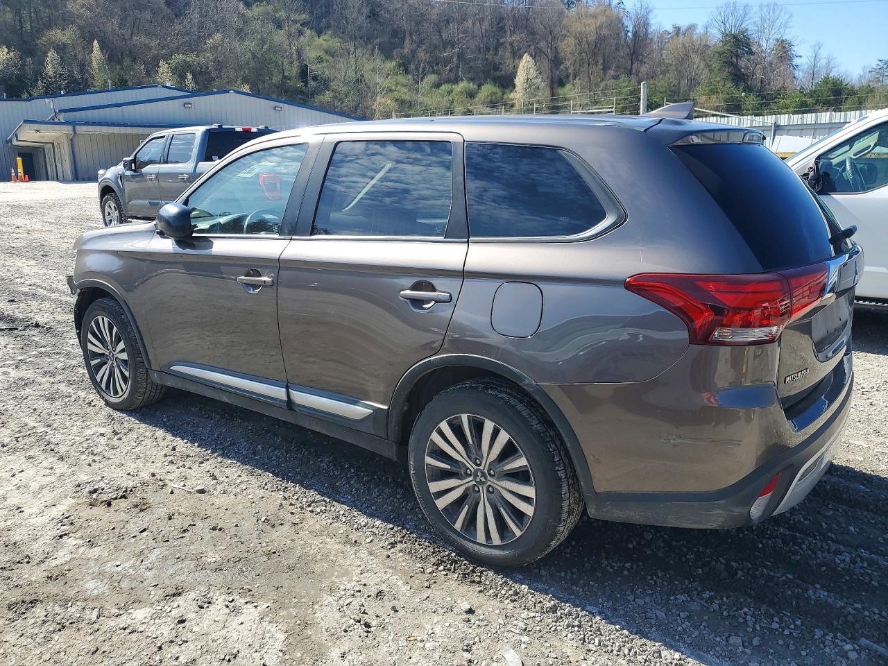 2019 MITSUBISHI OUTLANDER SE photo 2