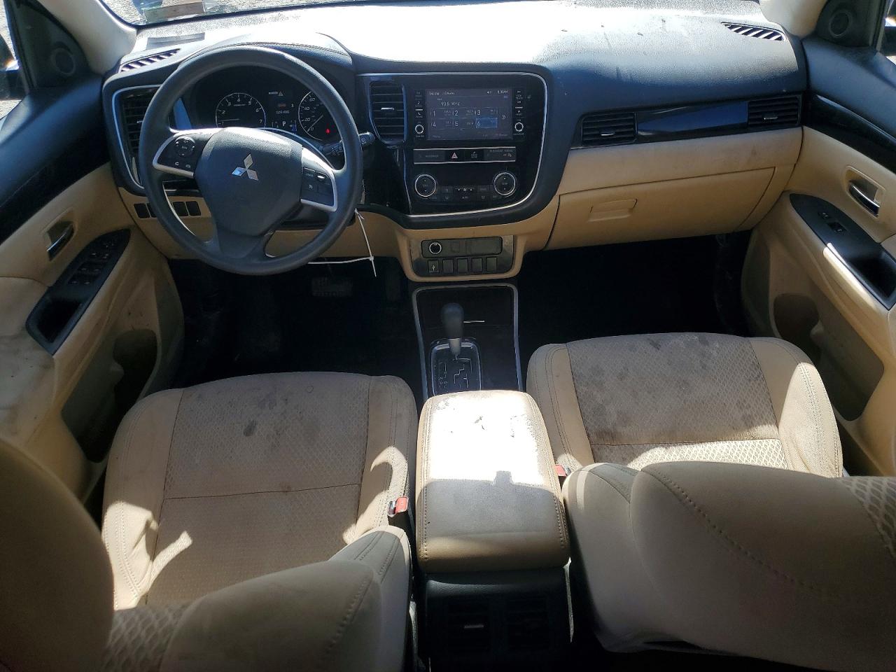 2019 MITSUBISHI OUTLANDER SE photo 8