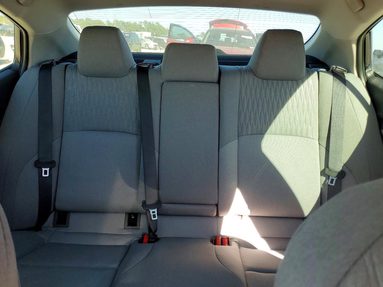 2025 TOYOTA CAMRY LE photo 28
