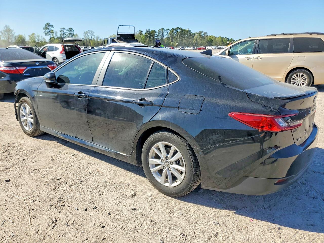 2025 TOYOTA CAMRY LE photo 4