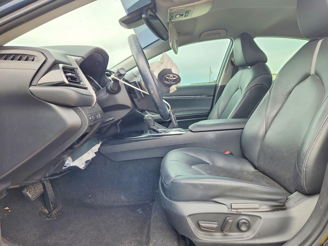 2020 TOYOTA CAMRY XSE photo 19