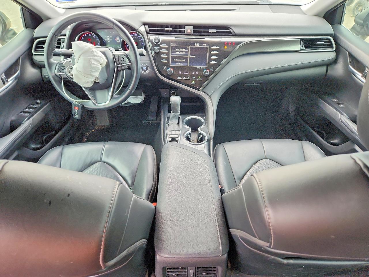 2020 TOYOTA CAMRY XSE photo 22