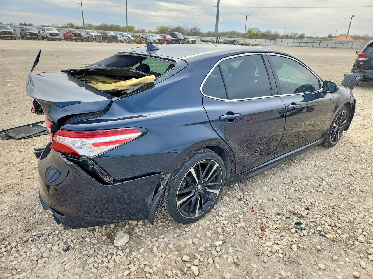 2020 TOYOTA CAMRY XSE photo 7