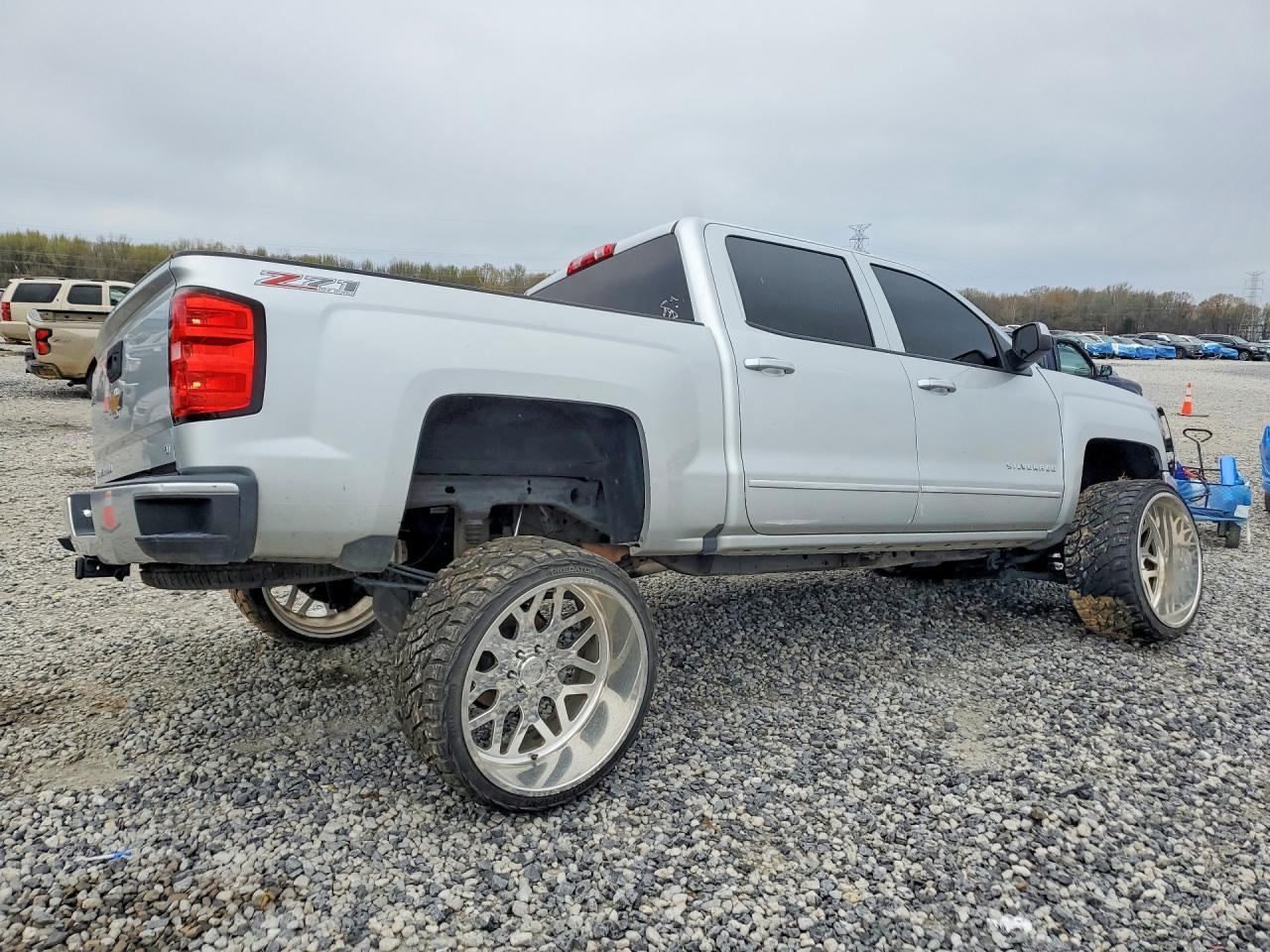2017 CHEVROLET SILVERADO K1500 LT photo 7