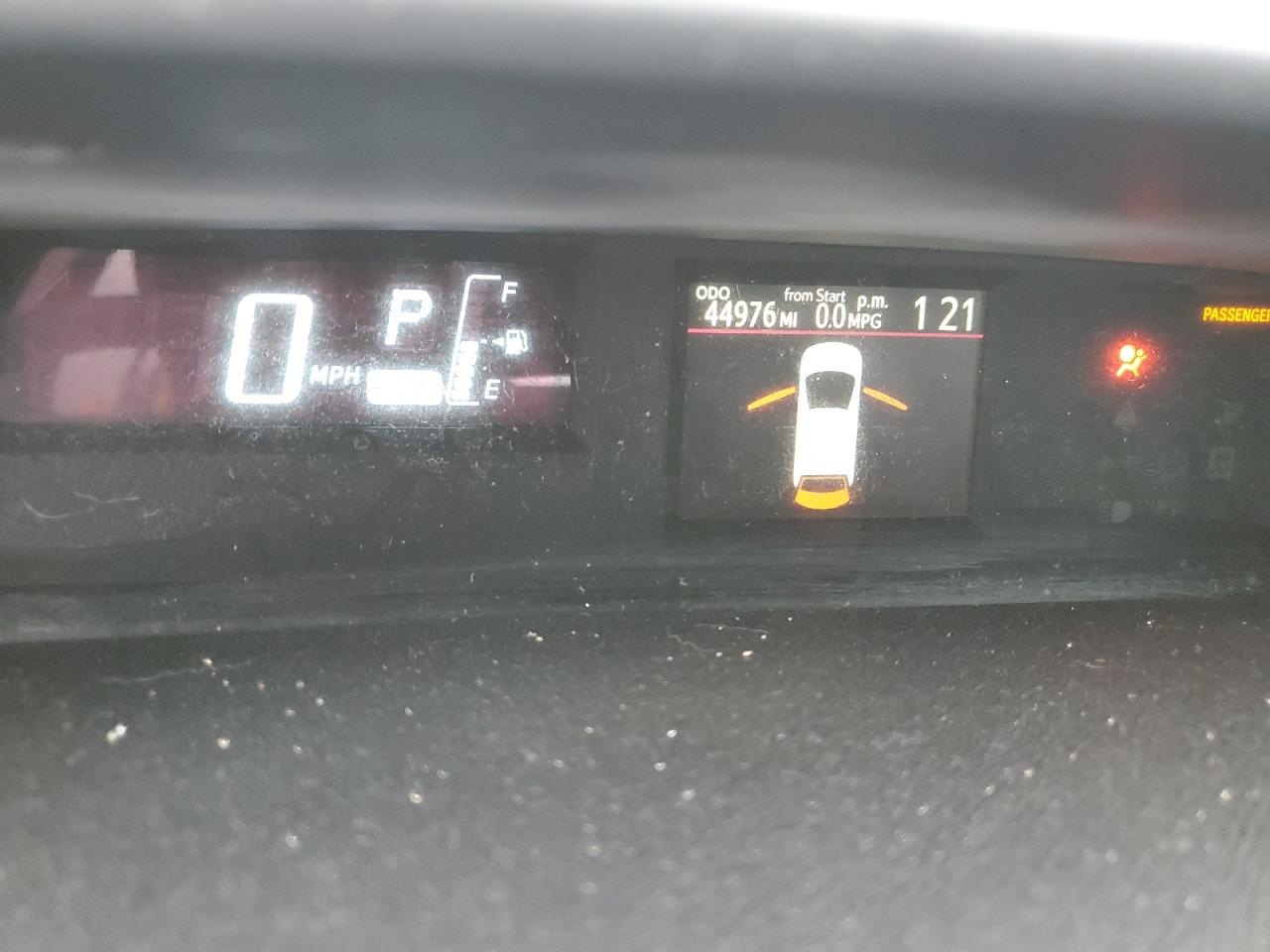 2016 TOYOTA PRIUS C TWO photo 17