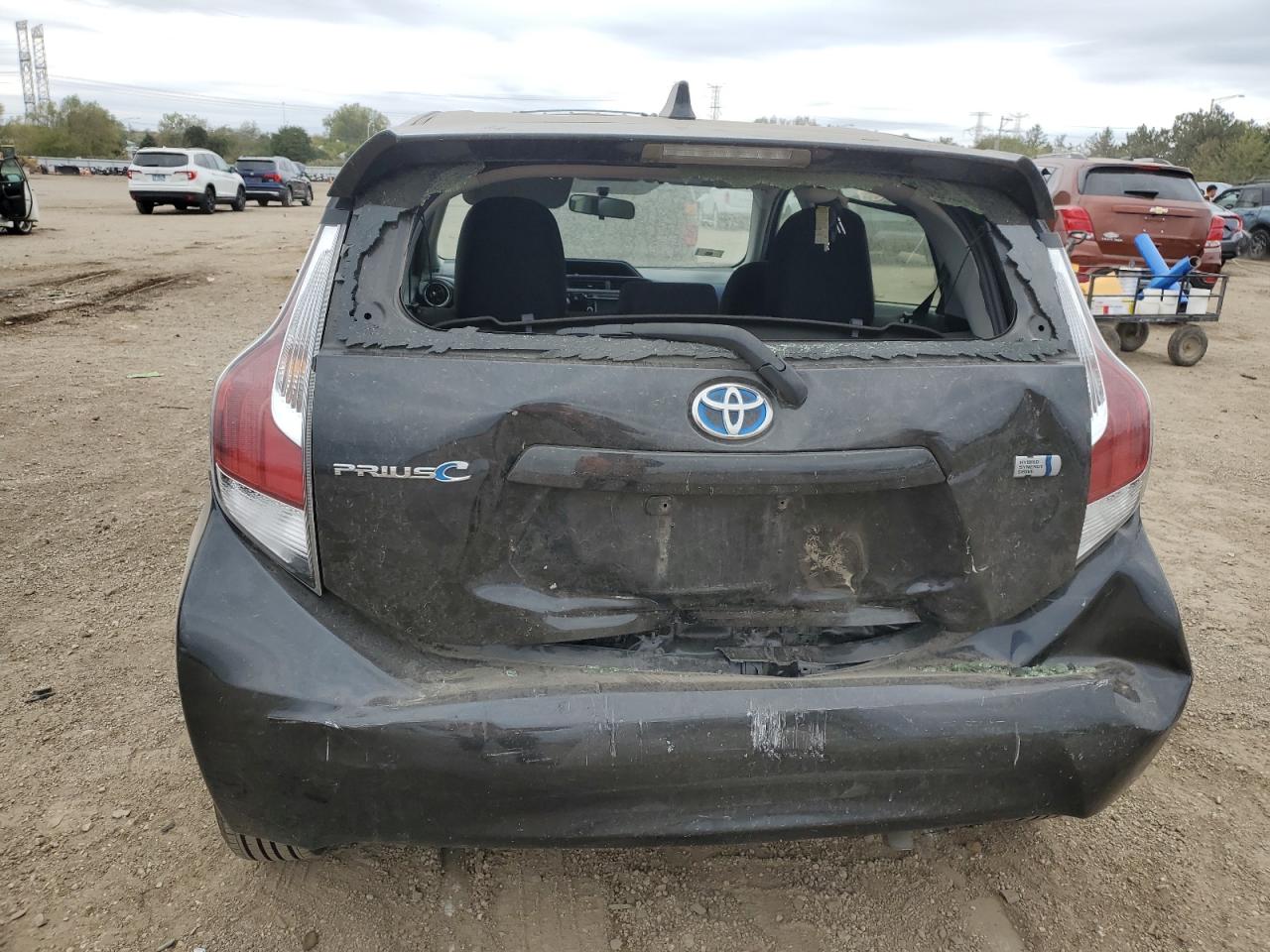 2016 TOYOTA PRIUS C TWO photo 11