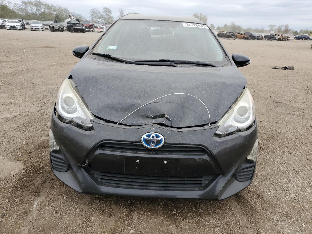 2016 TOYOTA PRIUS C TWO photo 9