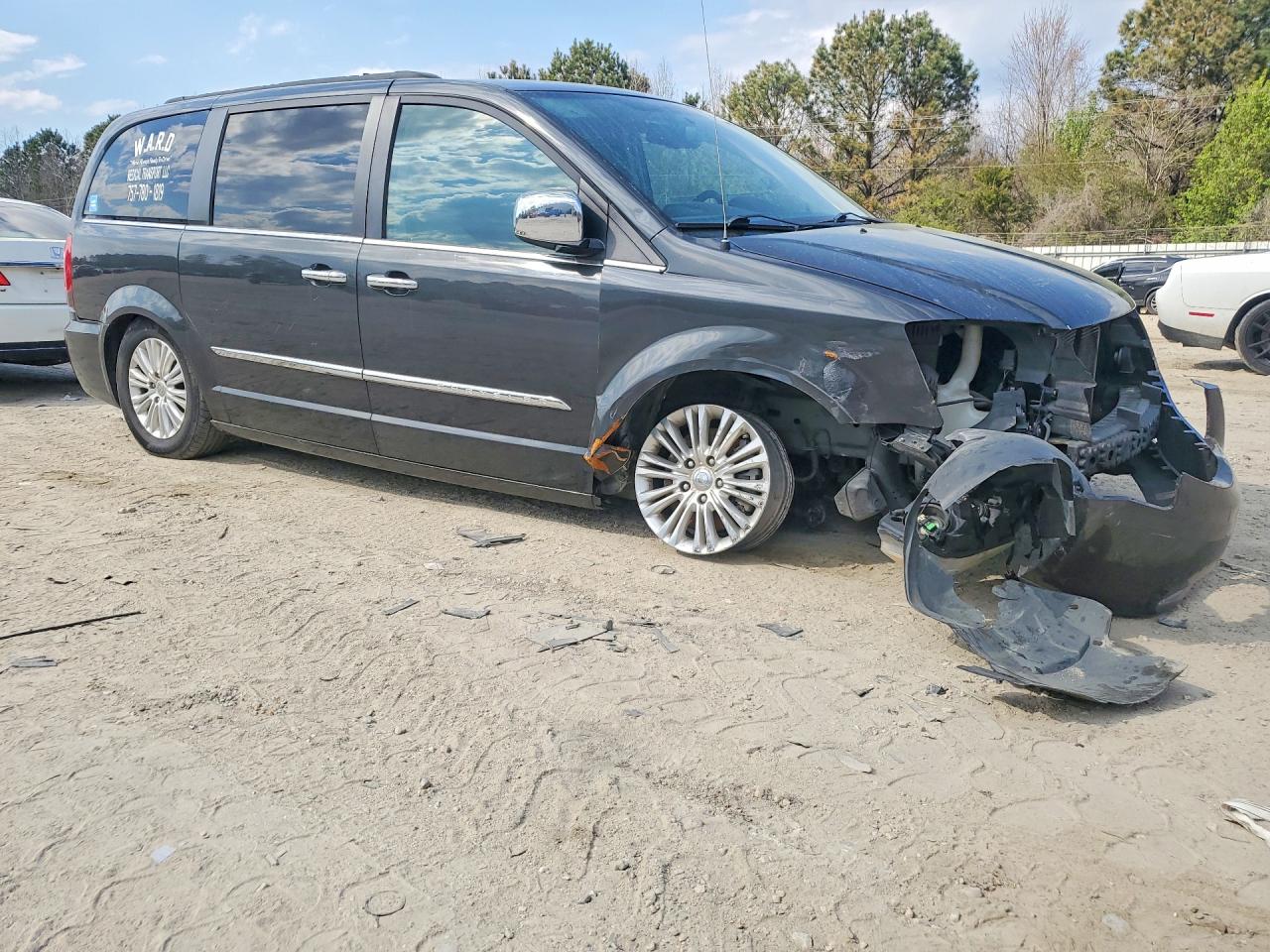 2012 CHRYSLER TOWN & COUNTRY TOURING L photo 7