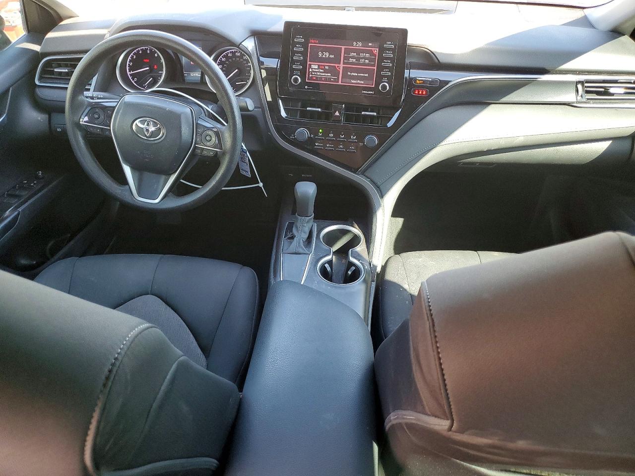 2021 TOYOTA CAMRY LE photo 8