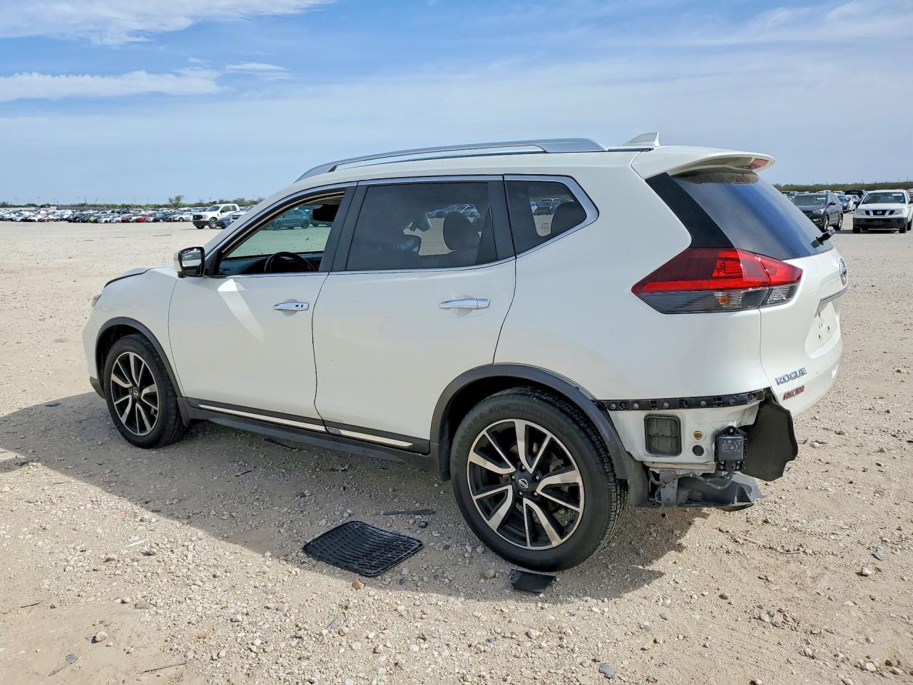 2018 NISSAN ROGUE SL photo 4
