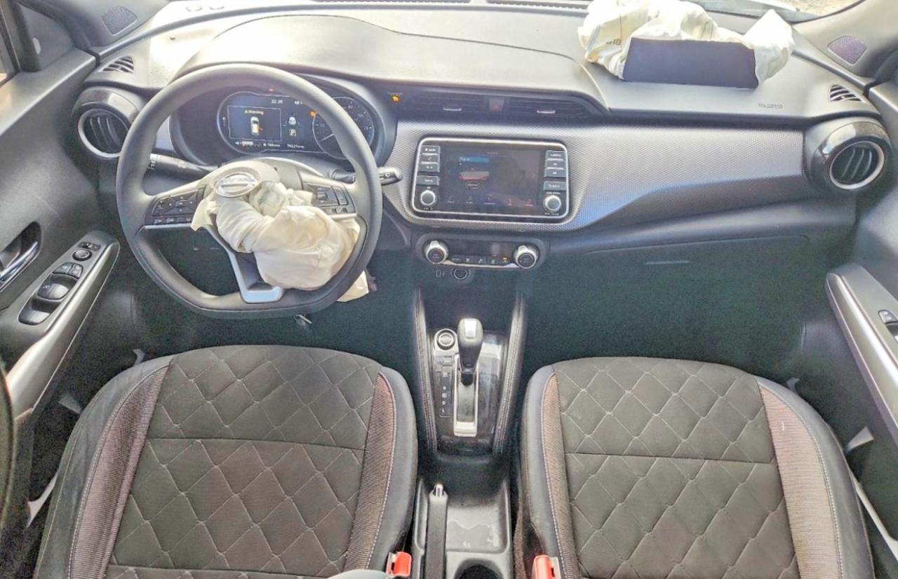 2018 NISSAN KICKS SV photo 15