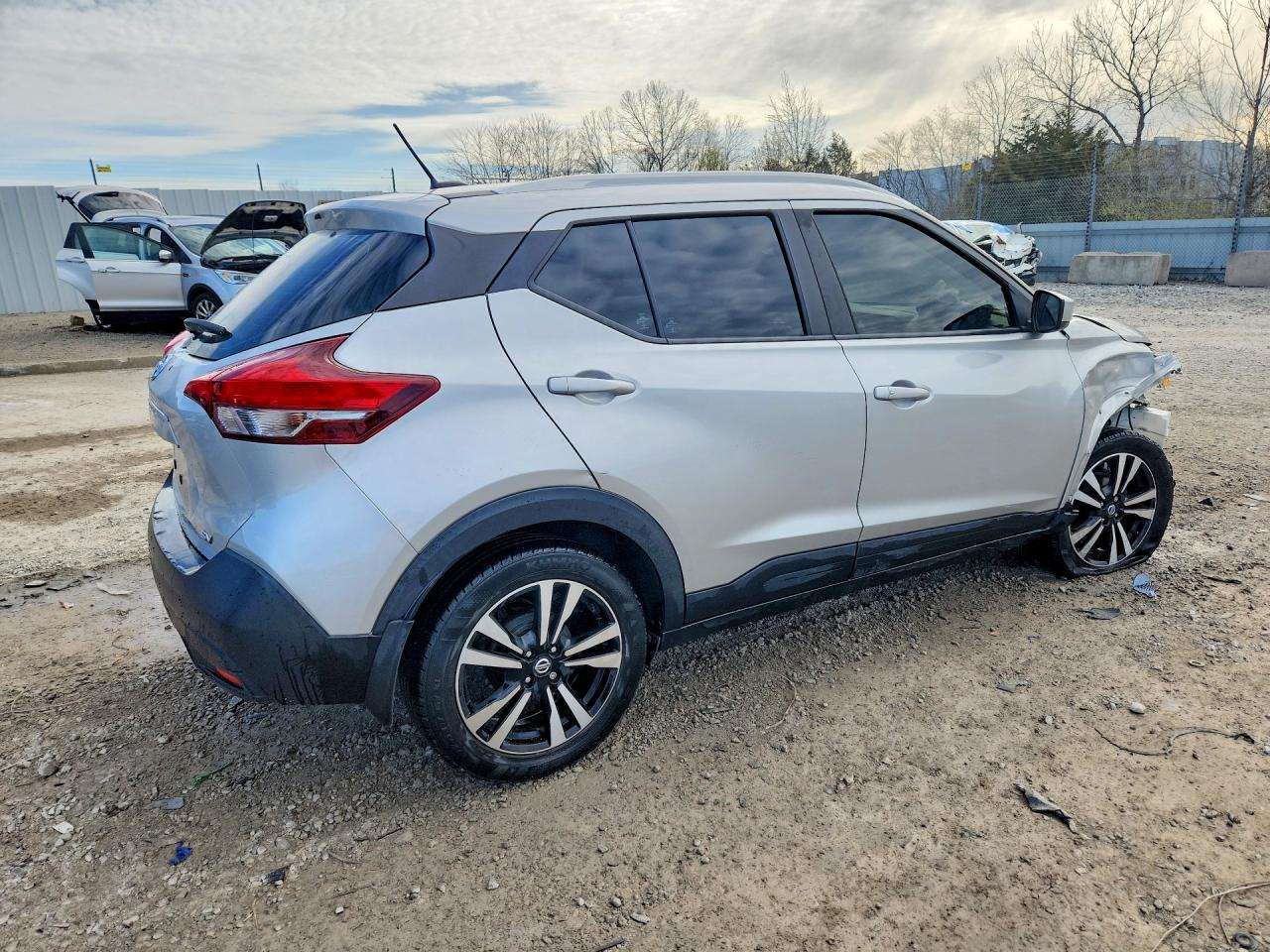 2018 NISSAN KICKS SV photo 5