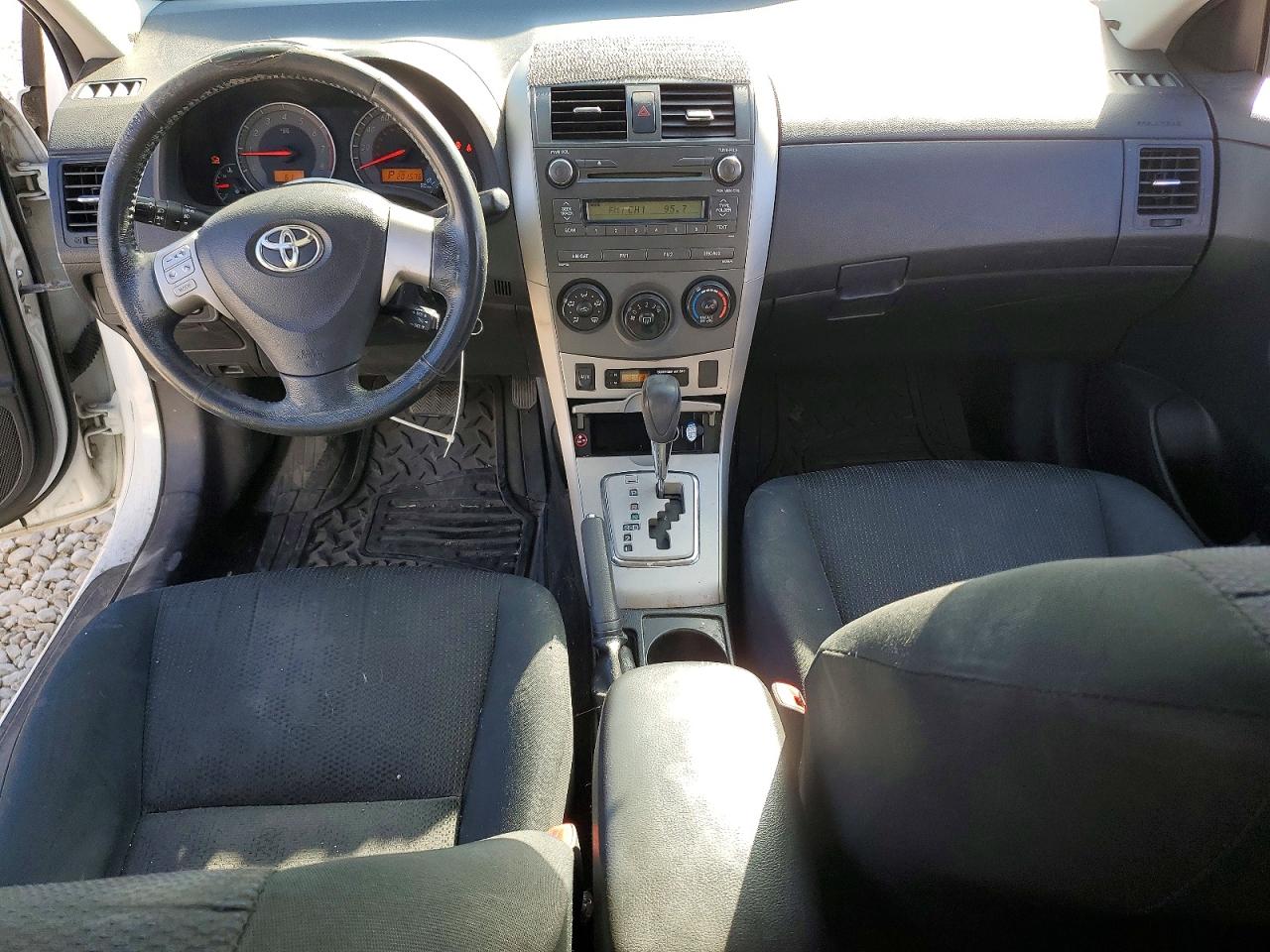 2010 TOYOTA COROLLA S photo 8