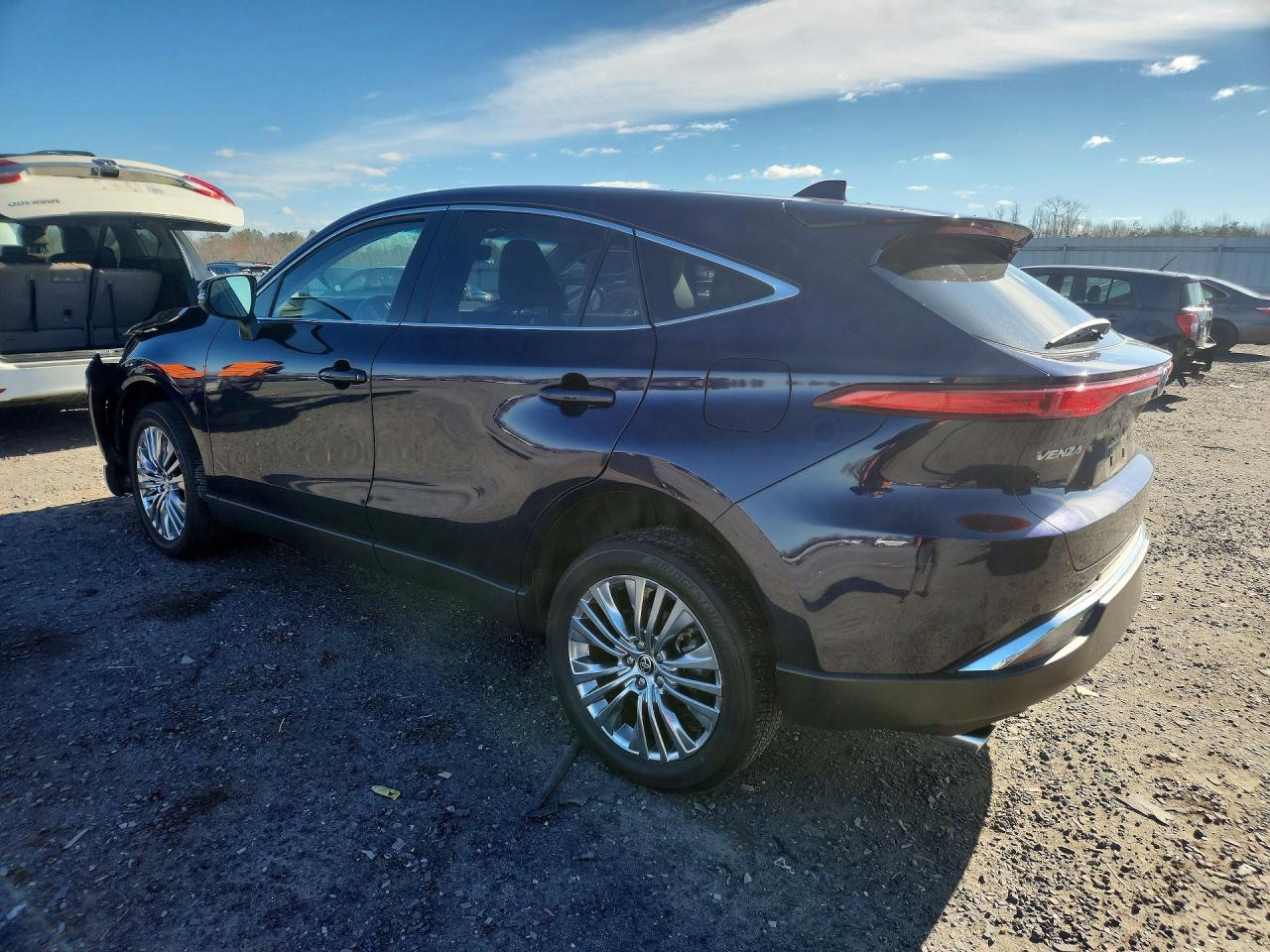 2024 TOYOTA VENZA LIMITED photo 2