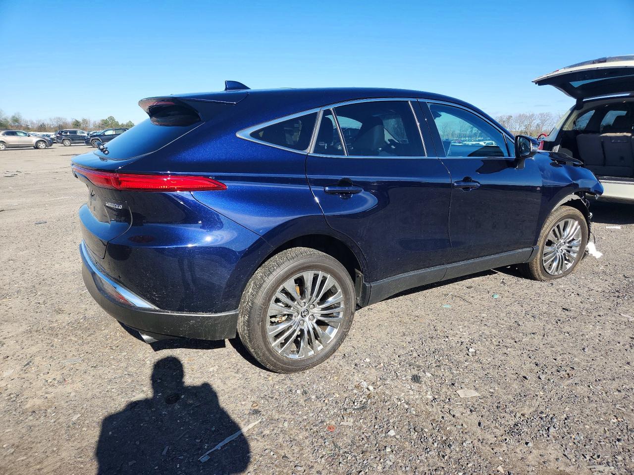 2024 TOYOTA VENZA LIMITED photo 3