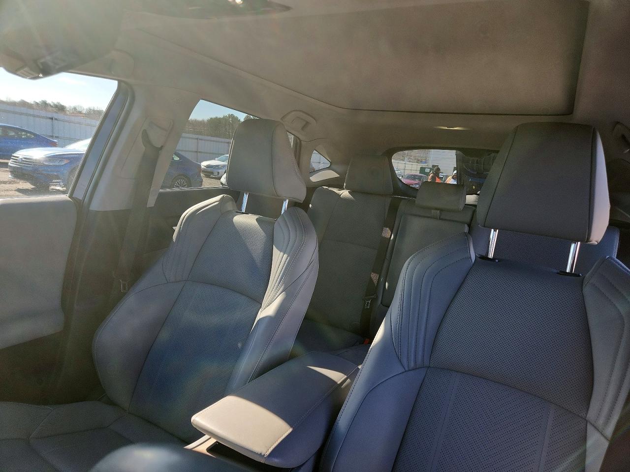 2024 TOYOTA VENZA LIMITED photo 10