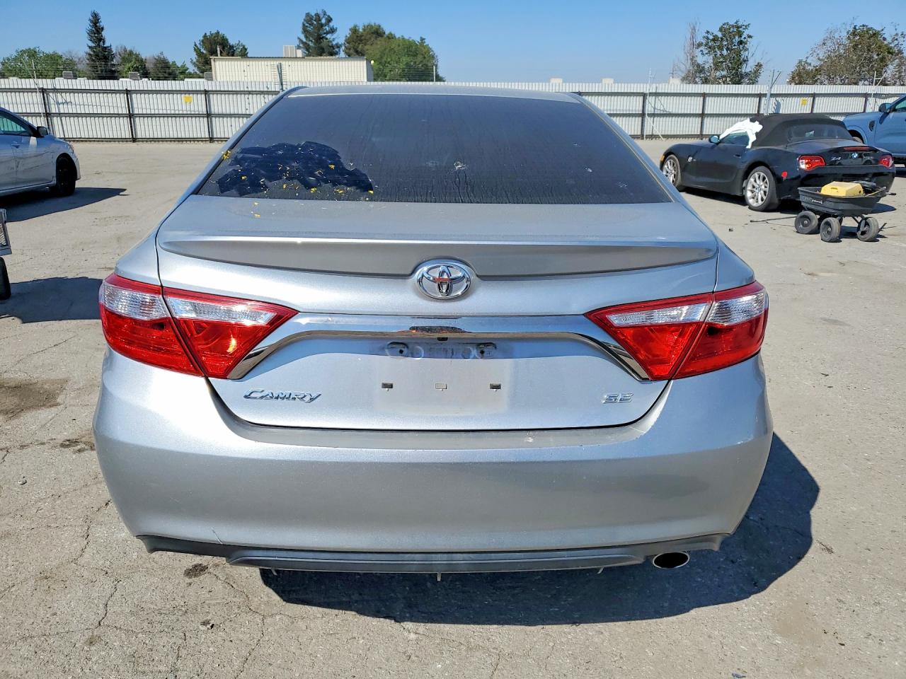 2017 TOYOTA CAMRY SE photo 6
