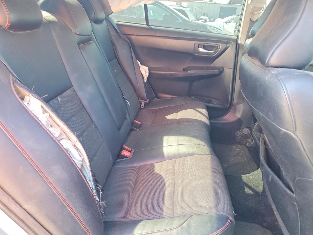 2017 TOYOTA CAMRY SE photo 10