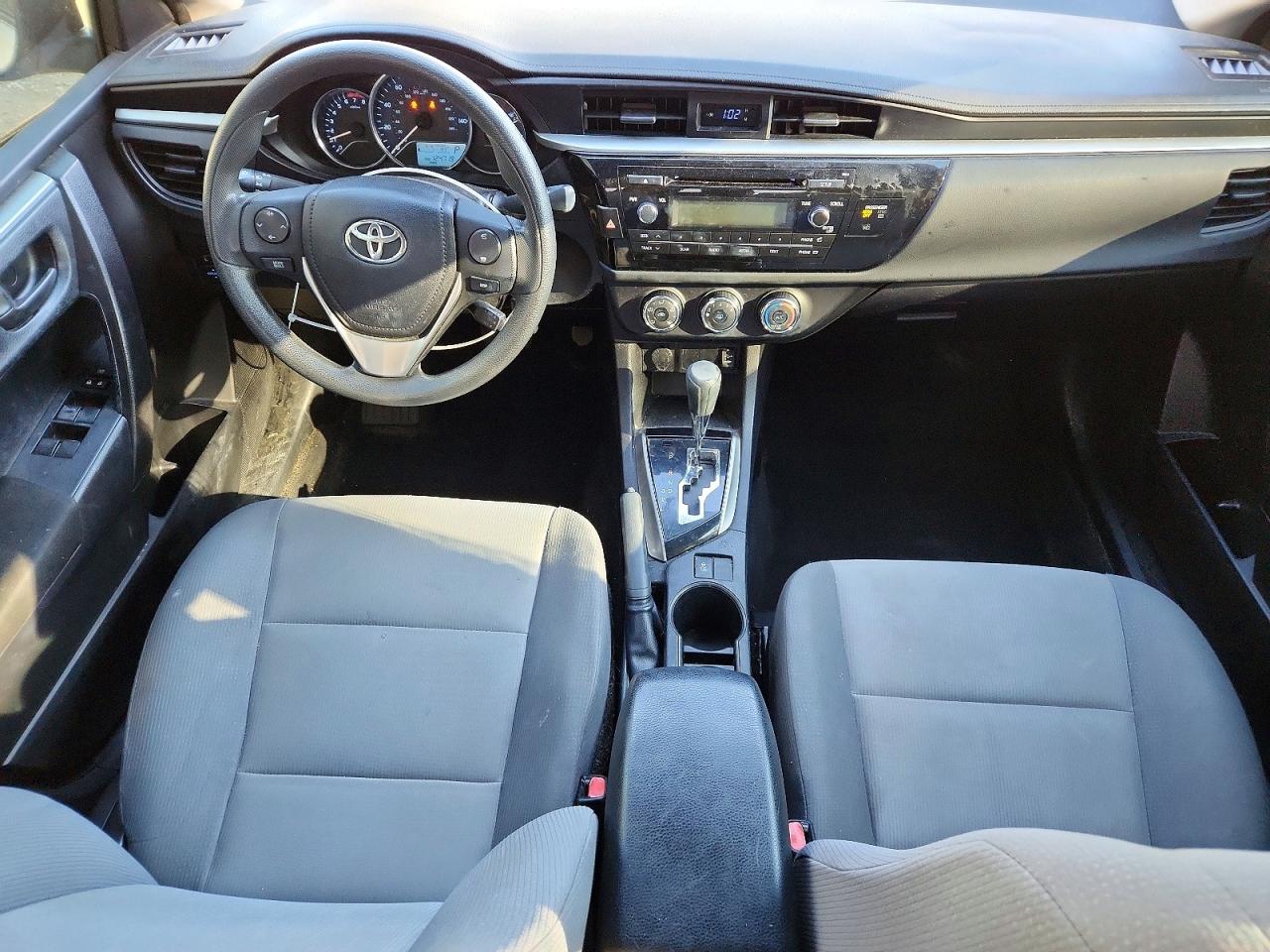 2015 TOYOTA COROLLA L photo 15