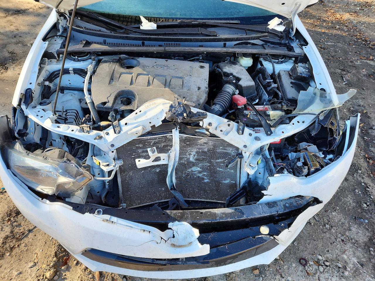 2015 TOYOTA COROLLA L photo 21