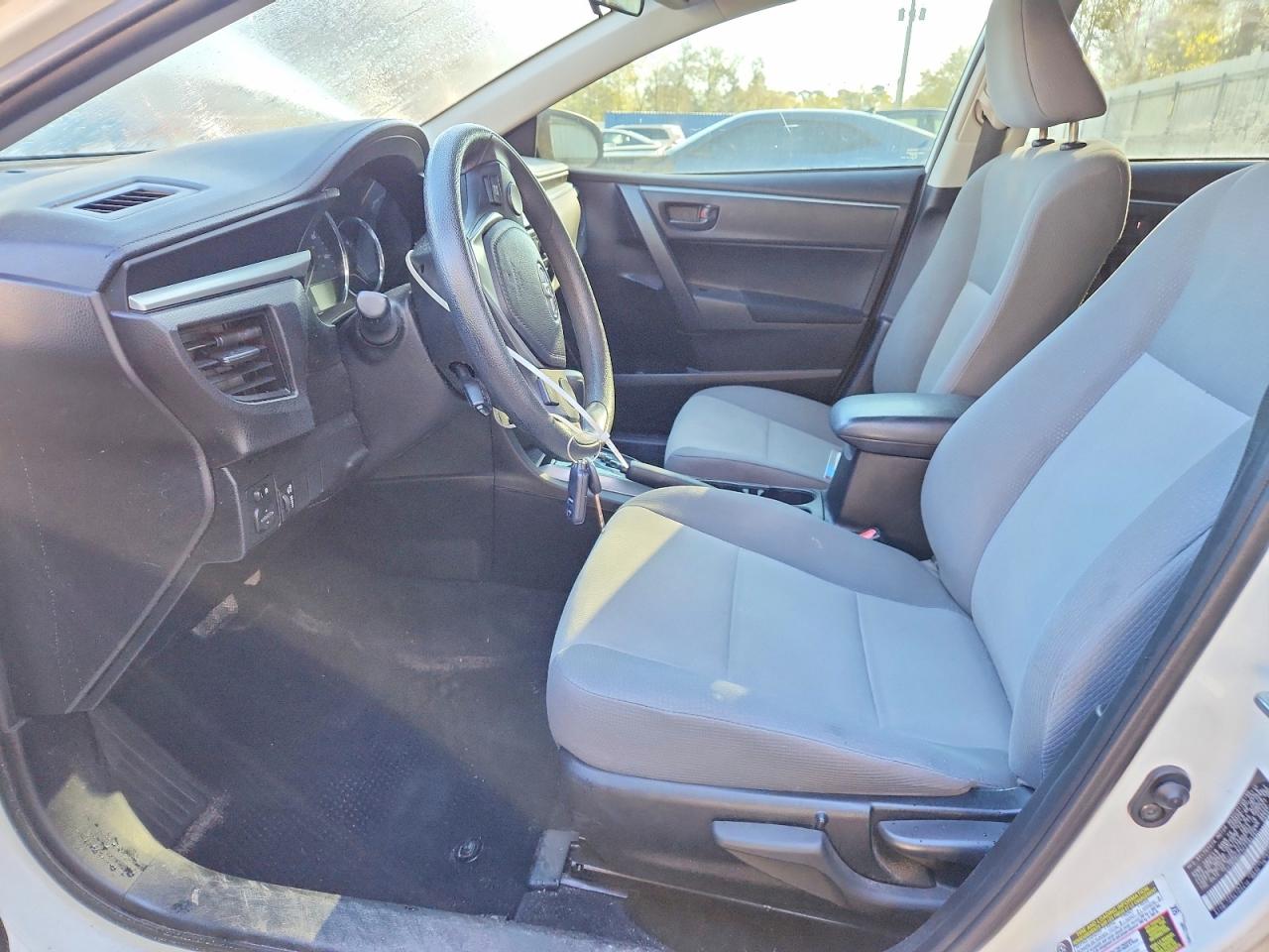 2015 TOYOTA COROLLA L photo 13
