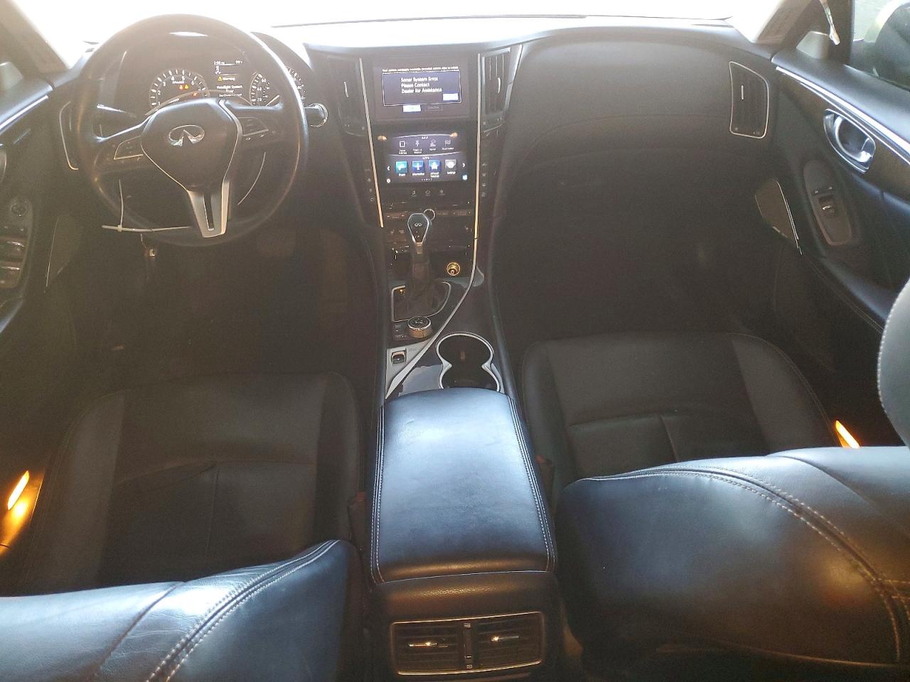 2018 INFINITI Q50 3.0T LUXE photo 15