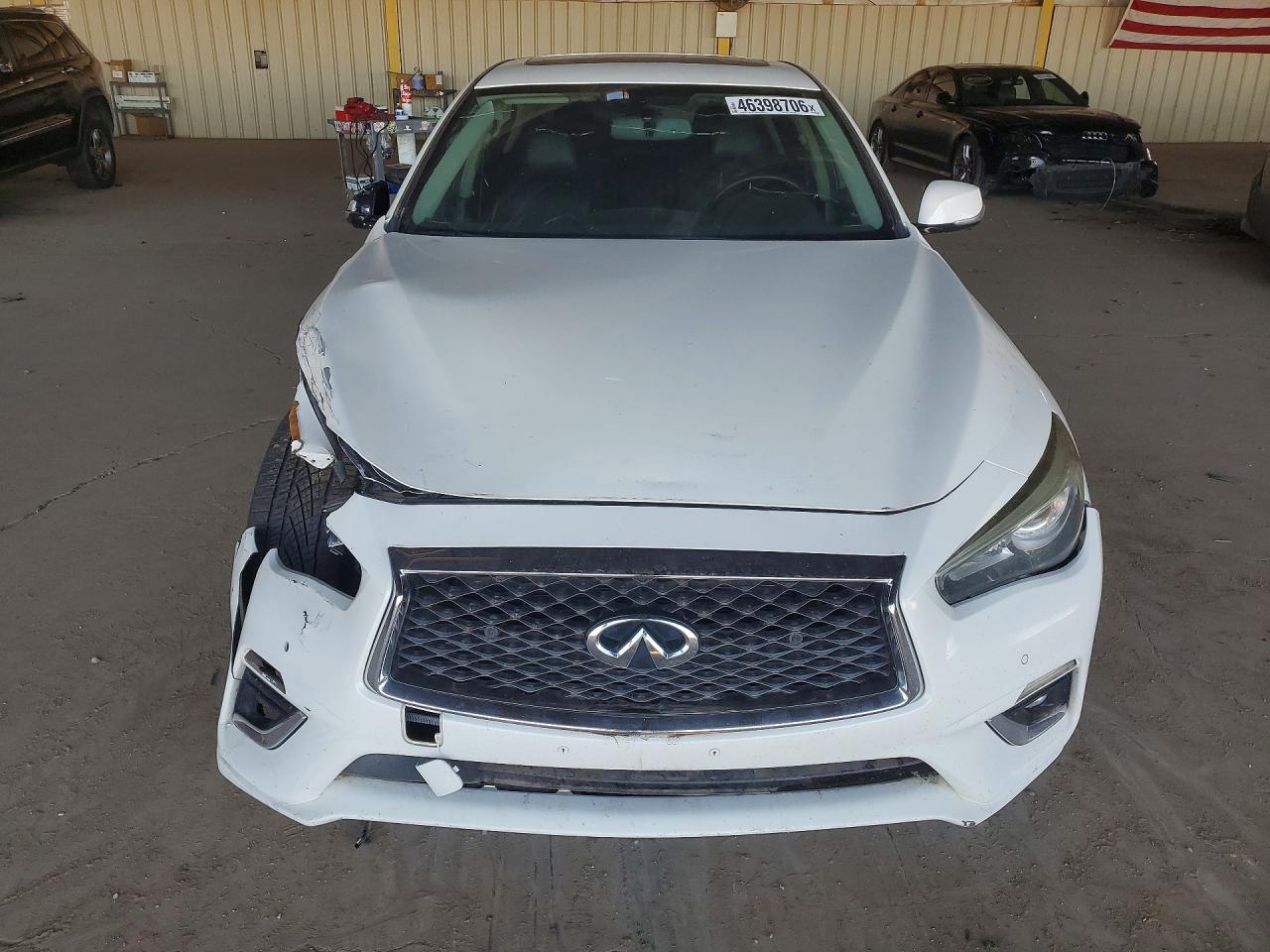 2018 INFINITI Q50 3.0T LUXE photo 9