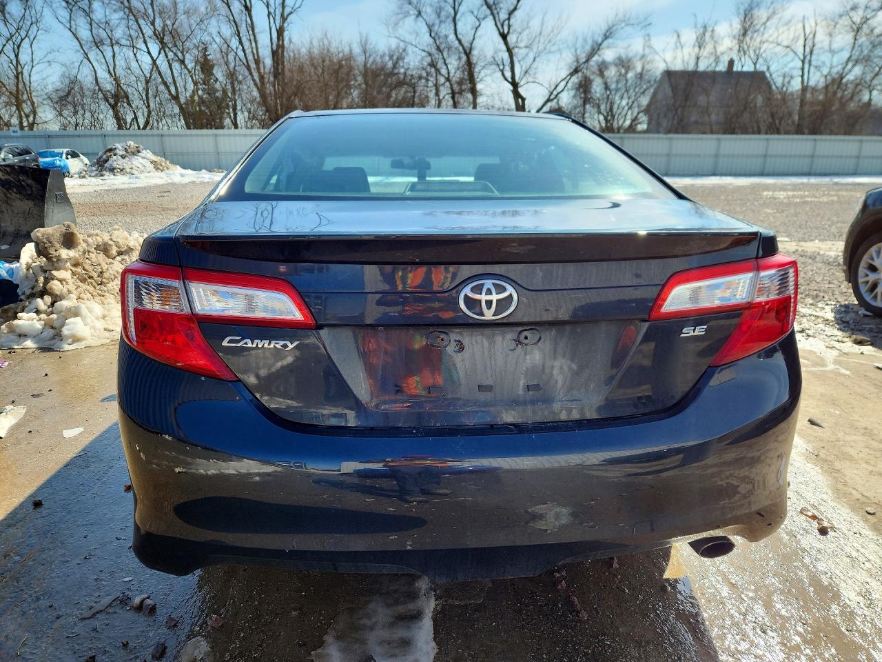 2014 TOYOTA CAMRY SE photo 11