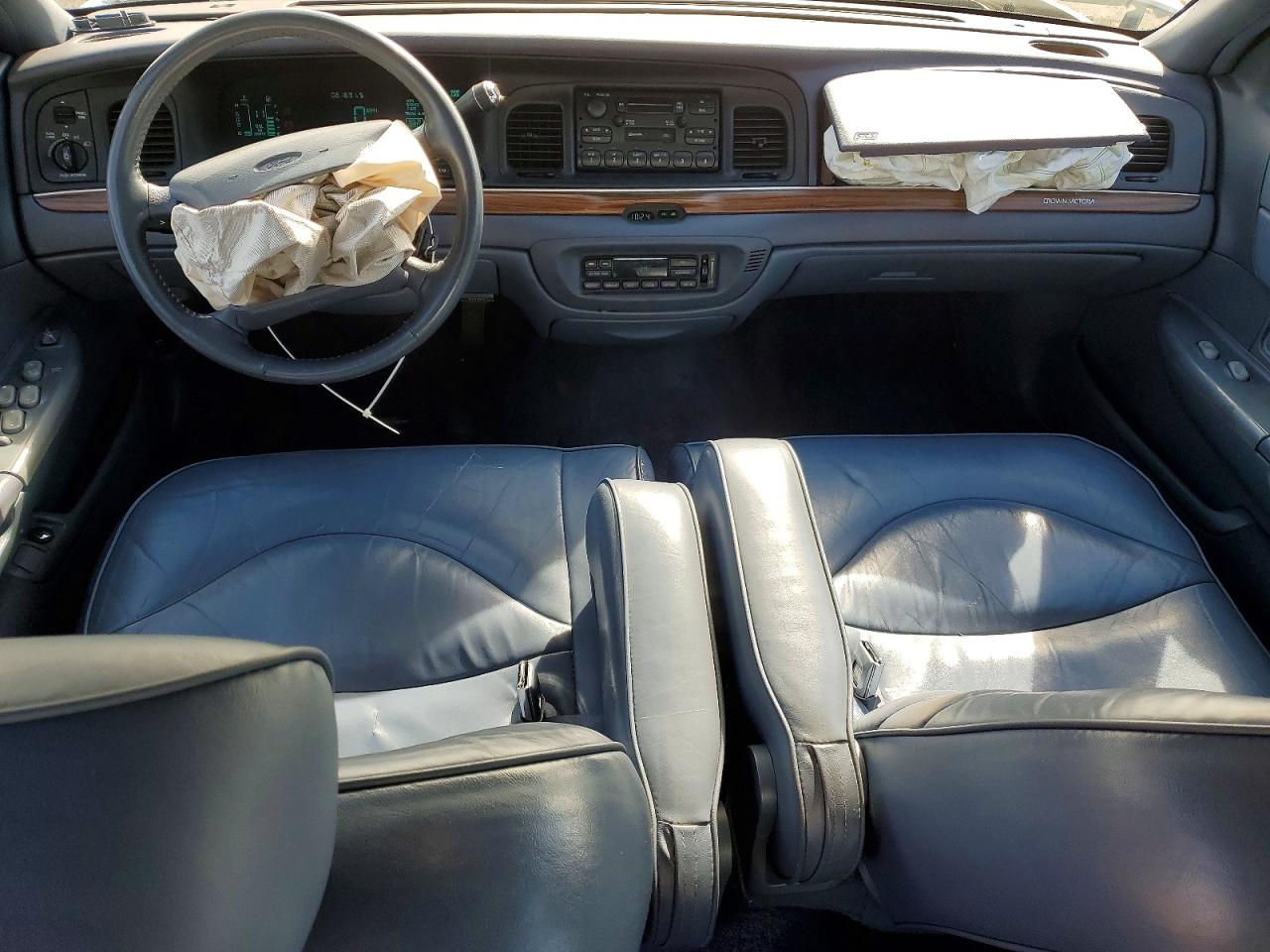 1997 FORD CROWN VICTORIA LX photo 8