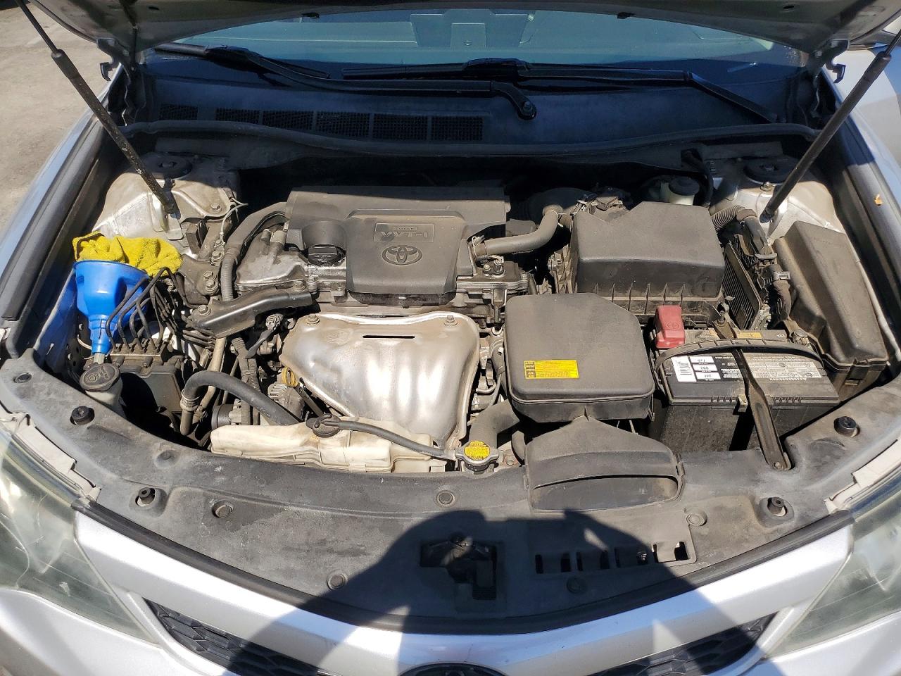 2014 TOYOTA CAMRY SE photo 21