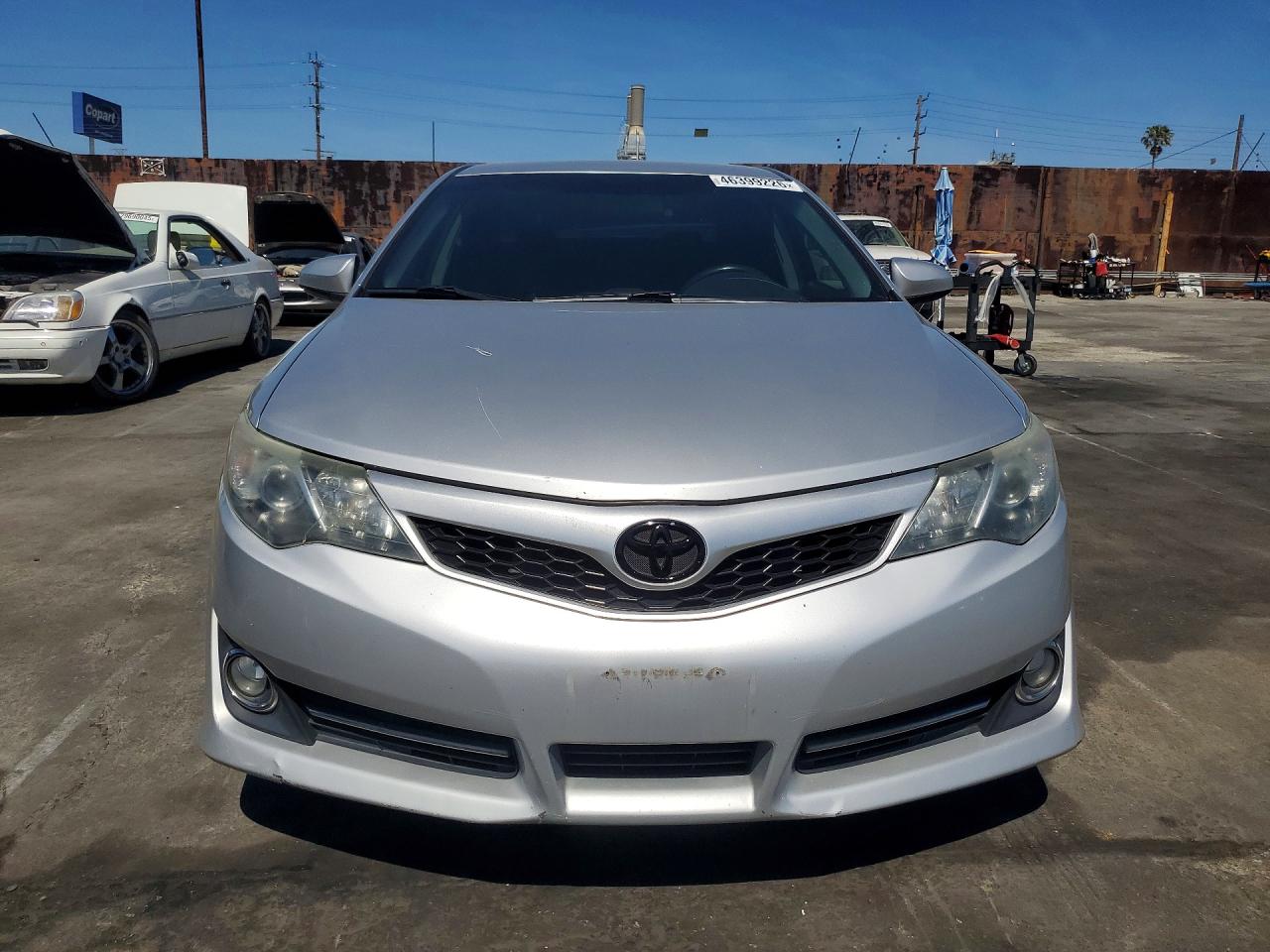 2014 TOYOTA CAMRY SE photo 9