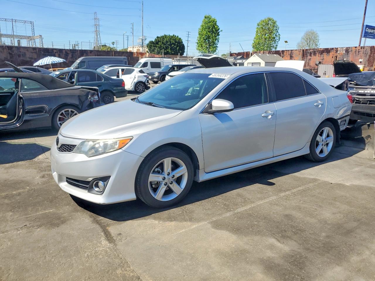 2014 TOYOTA CAMRY