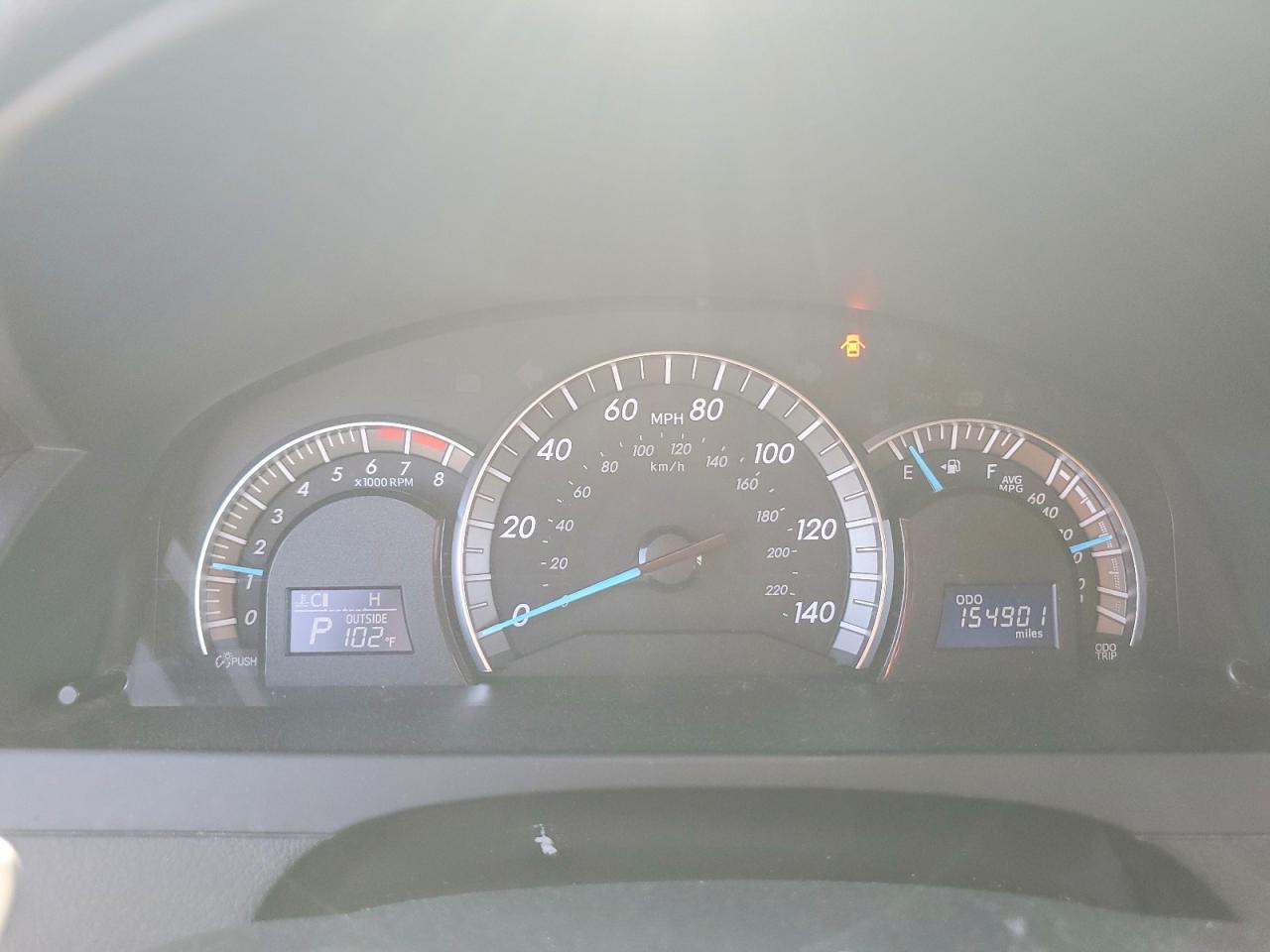 2014 TOYOTA CAMRY SE photo 17