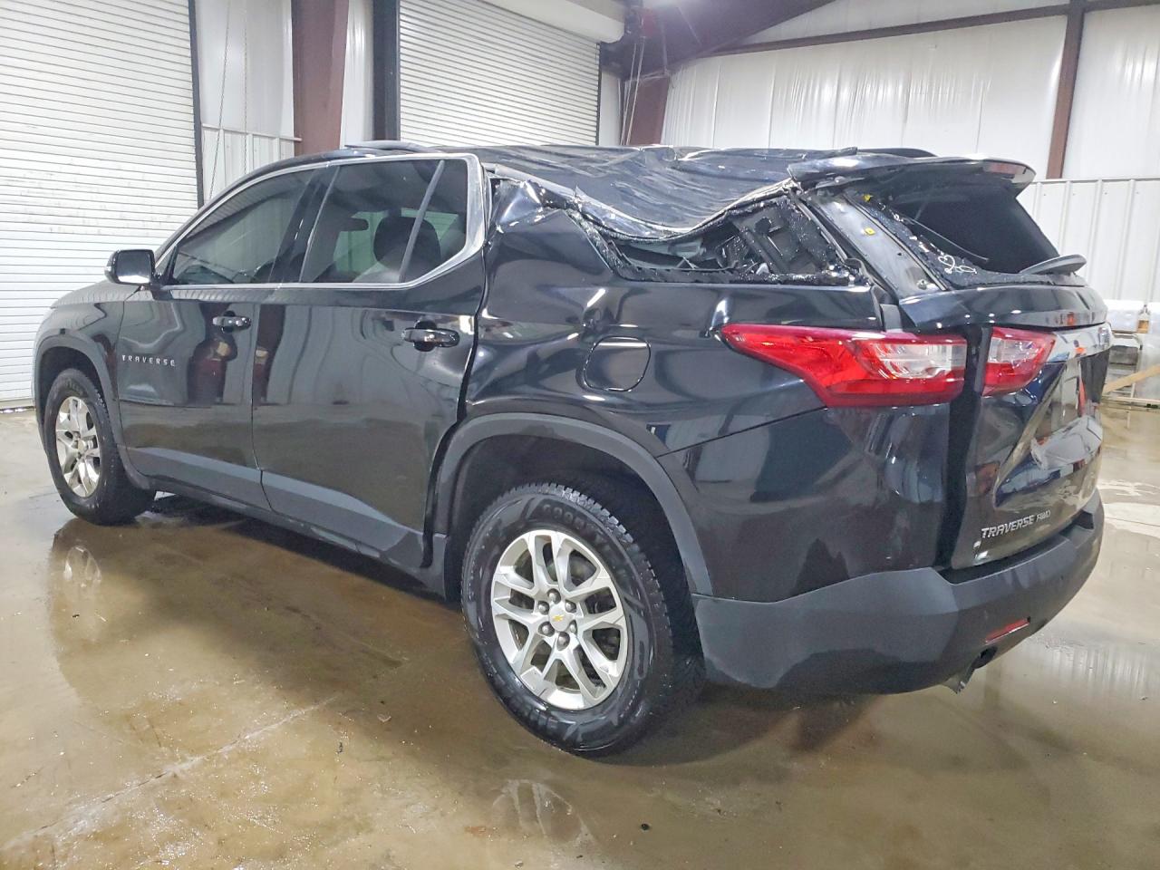 2020 CHEVROLET TRAVERSE LT photo 3