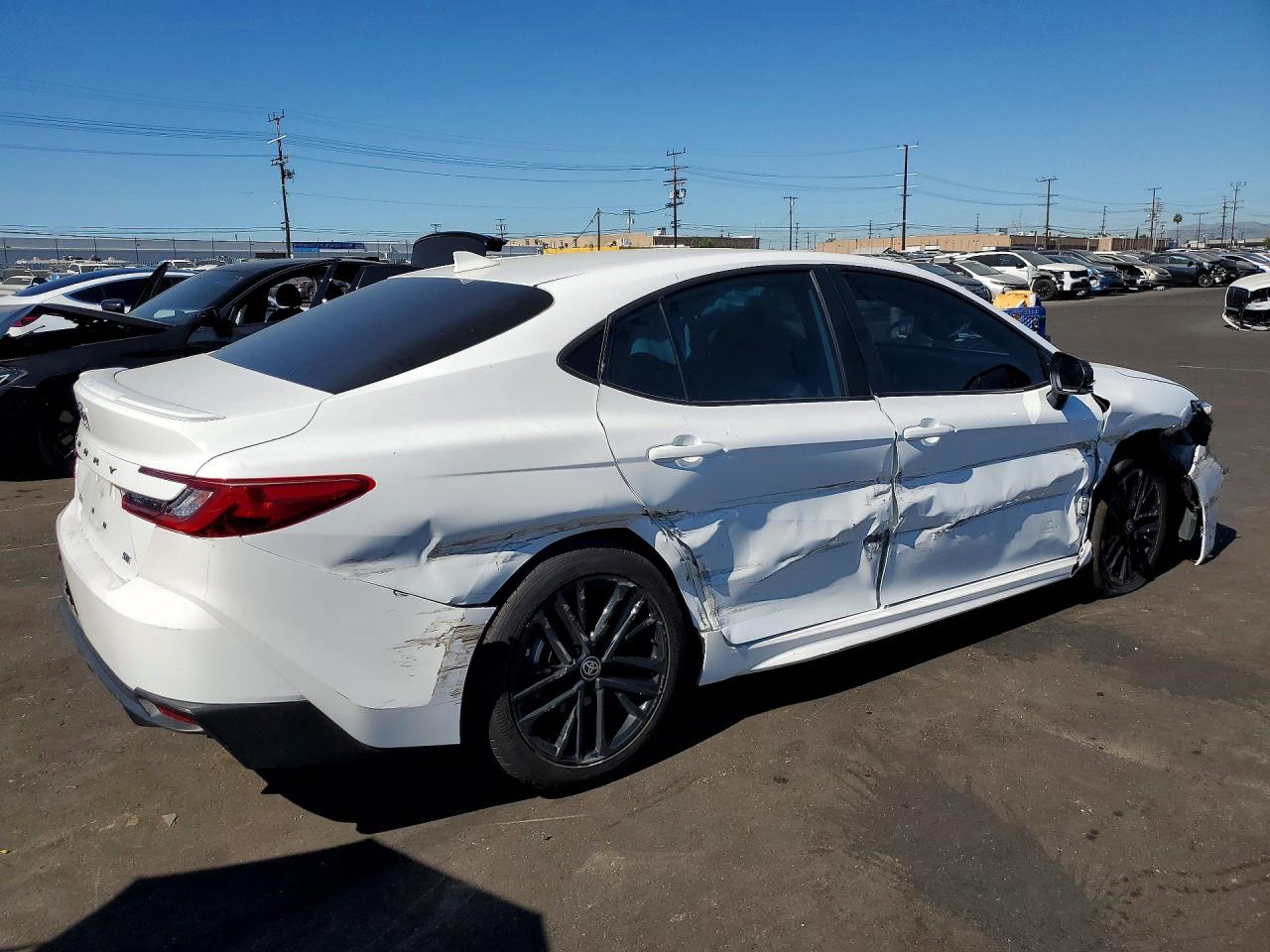 2025 TOYOTA CAMRY SE photo 5