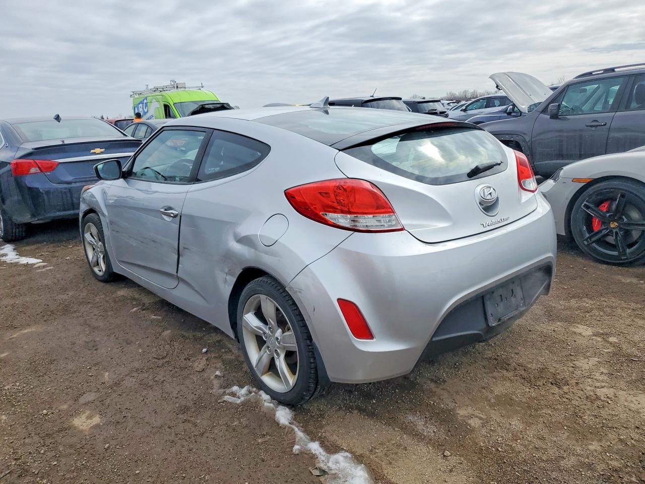 2012 HYUNDAI VELOSTER BASE photo 2