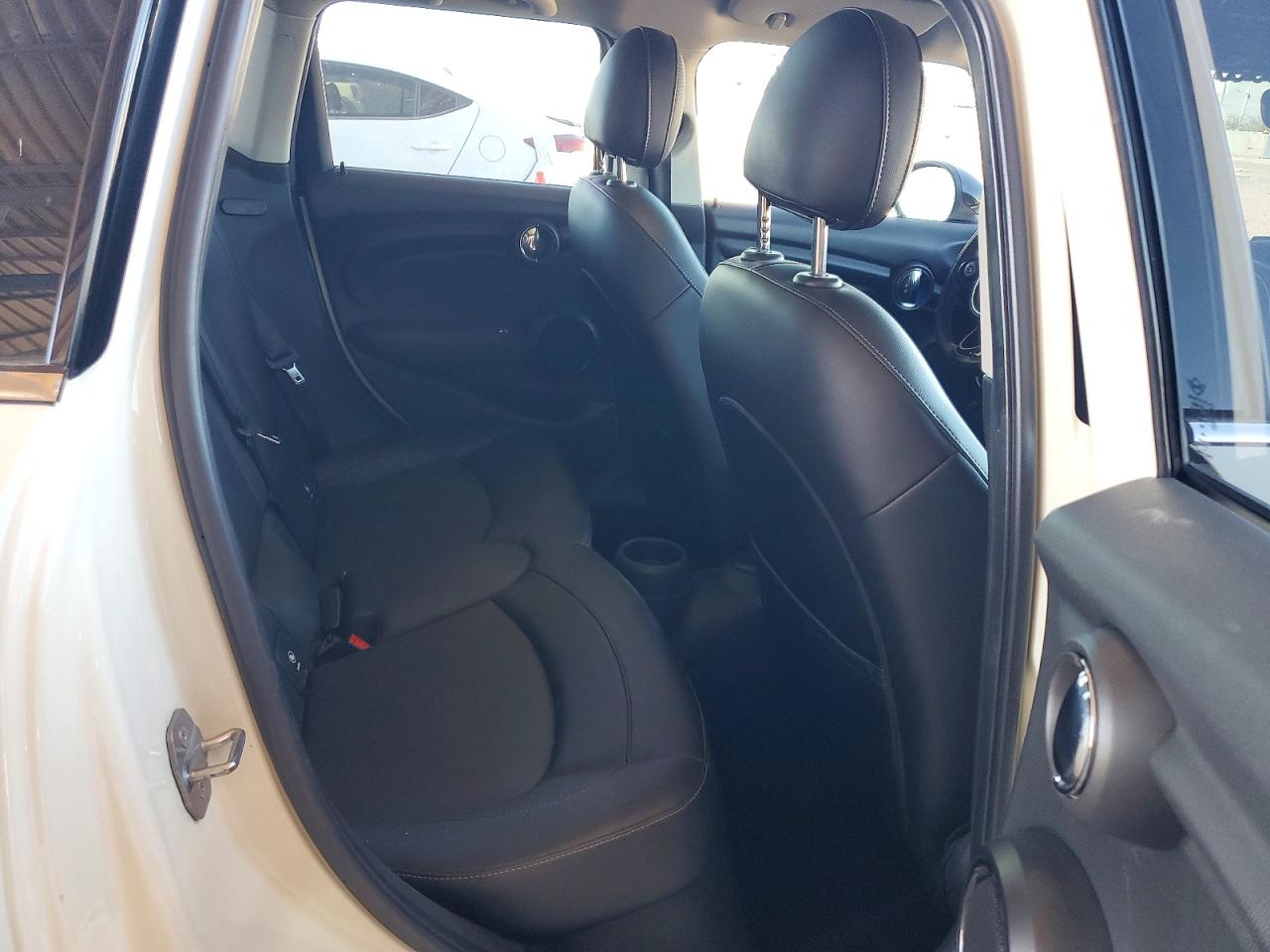 2016 MINI COOPER photo 10