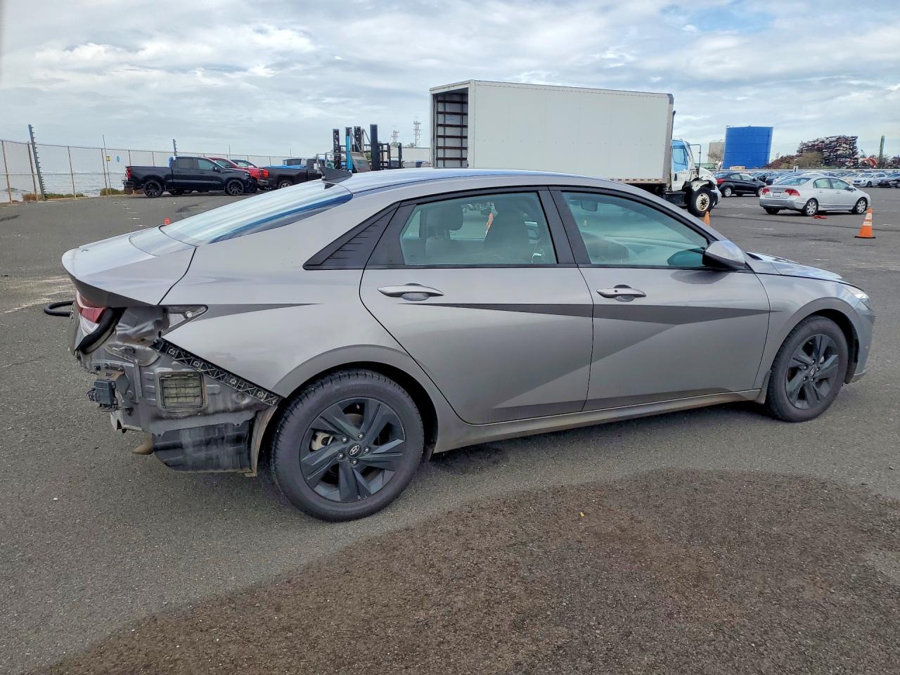 2023 HYUNDAI ELANTRA SEL photo 5